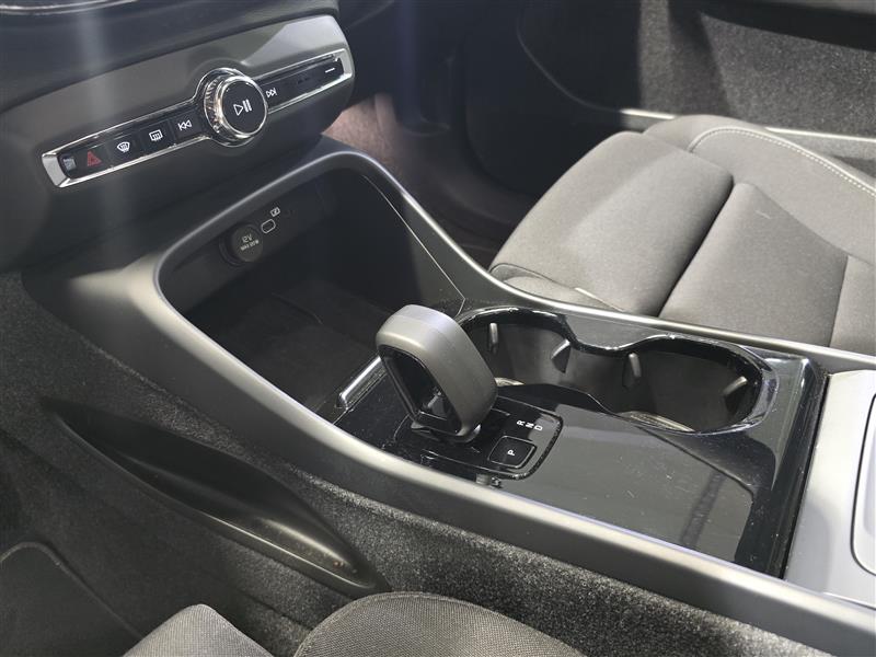 VOLVO C40 2024