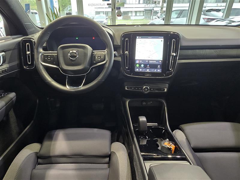 VOLVO C40 2024