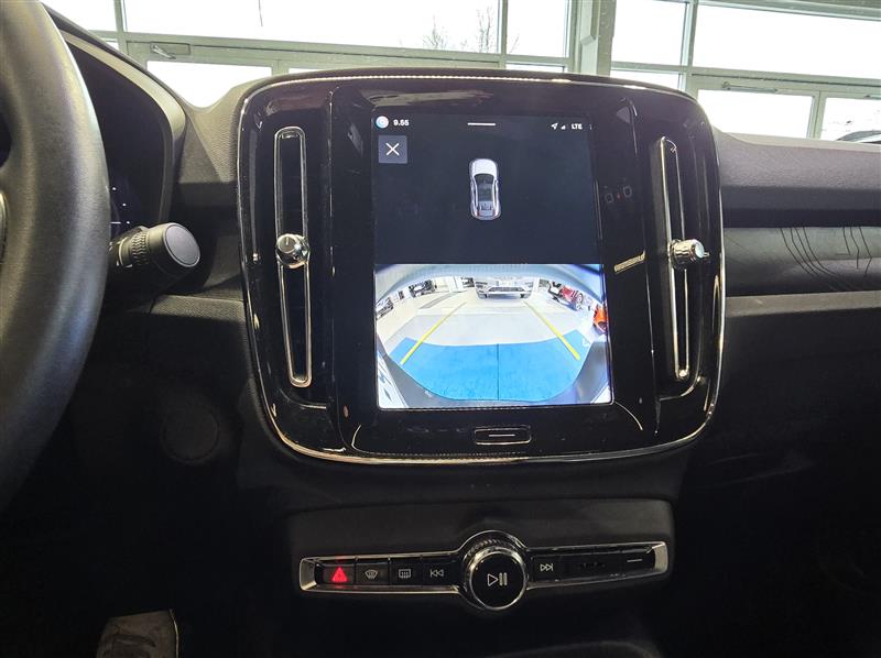 VOLVO C40 2024