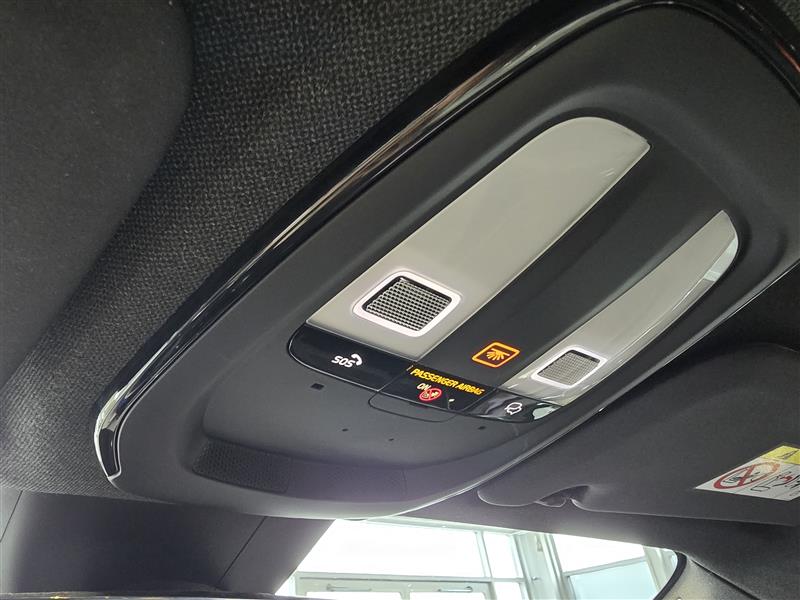 VOLVO C40 2024