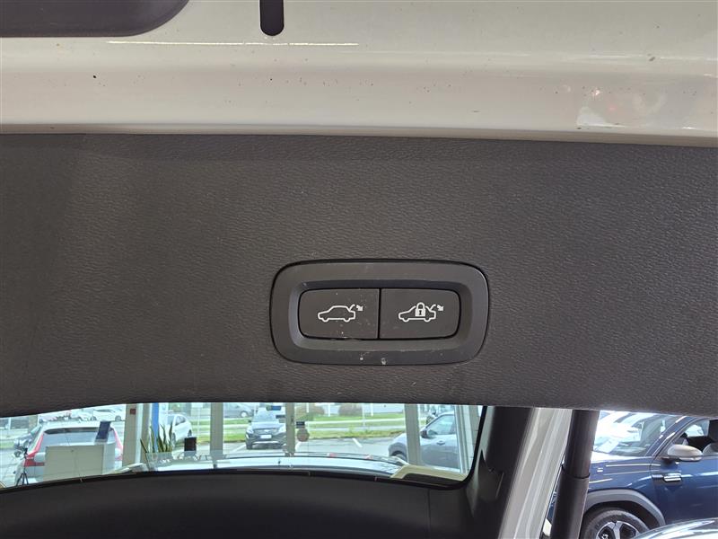 VOLVO C40 2024
