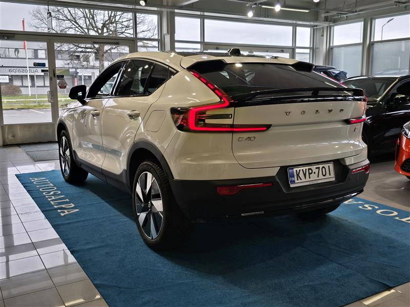 VOLVO C40 2024