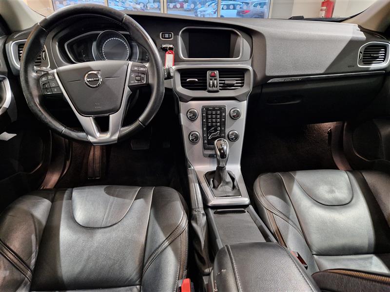 VOLVO V40 Cross Country 2017