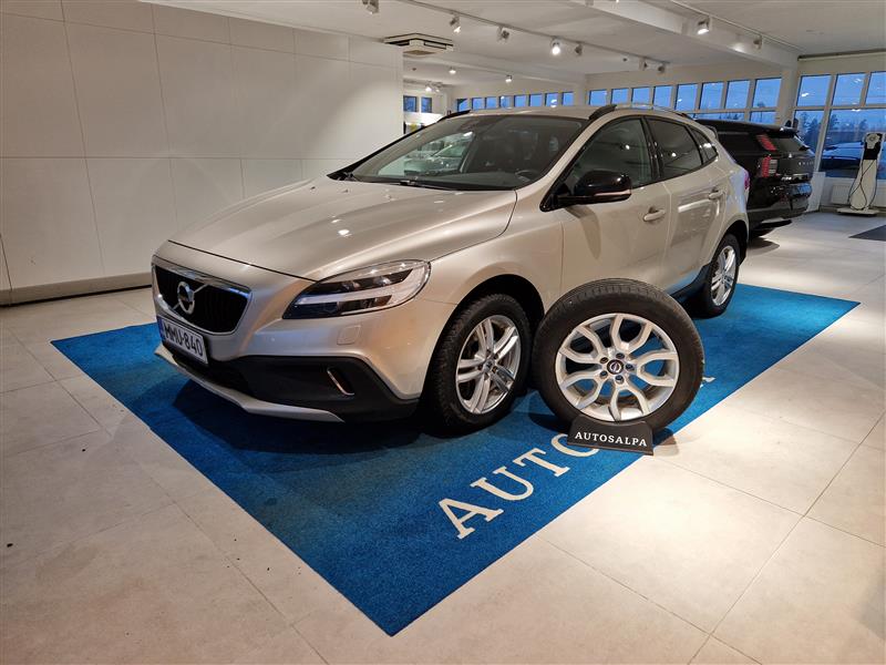 VOLVO V40 Cross Country 2017