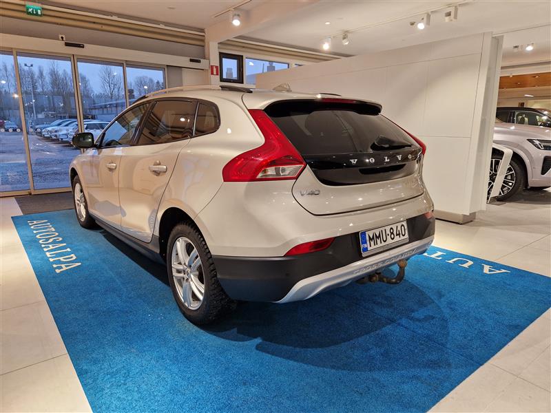 VOLVO V40 Cross Country 2017