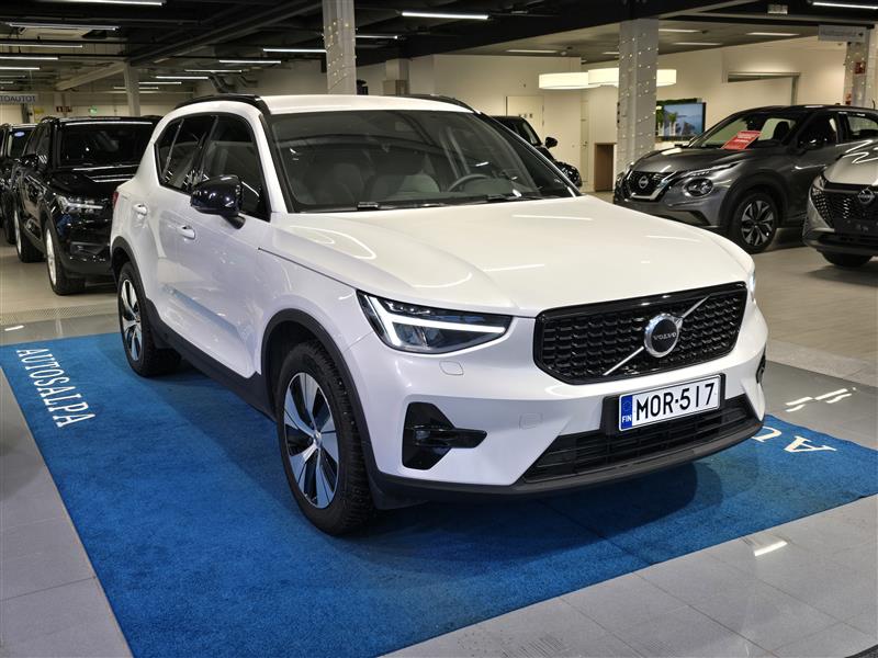 VOLVO XC40 2023