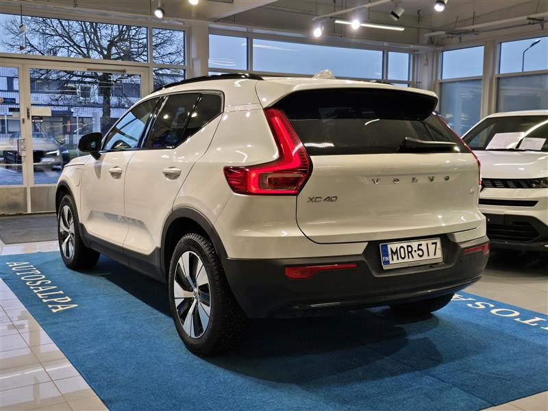 VOLVO XC40 2023