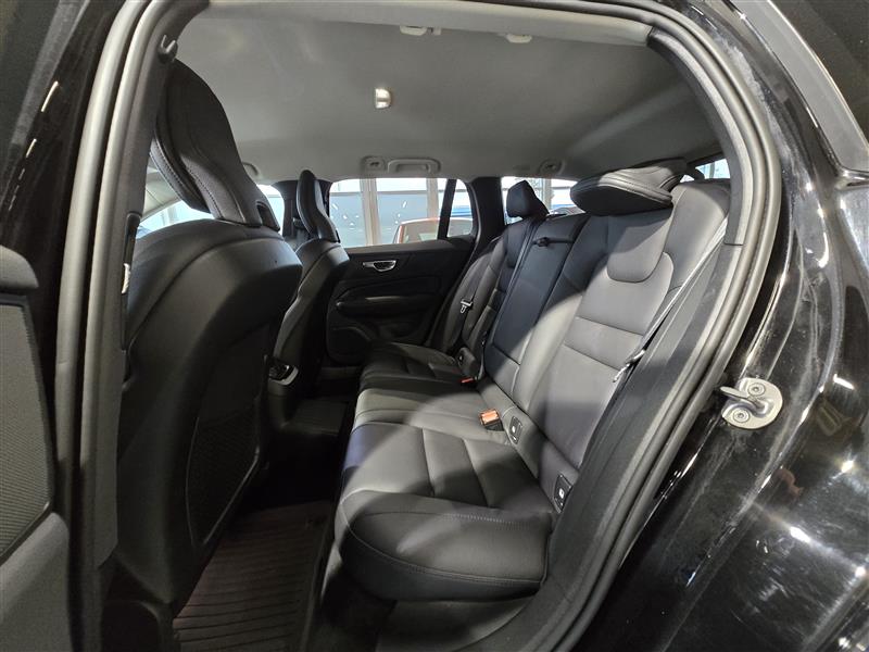 VOLVO V60 2023