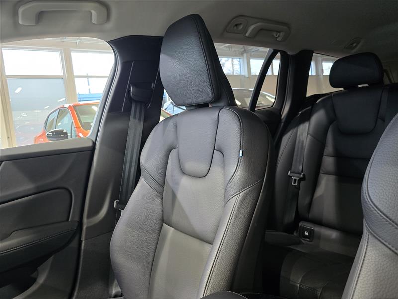 VOLVO V60 2023