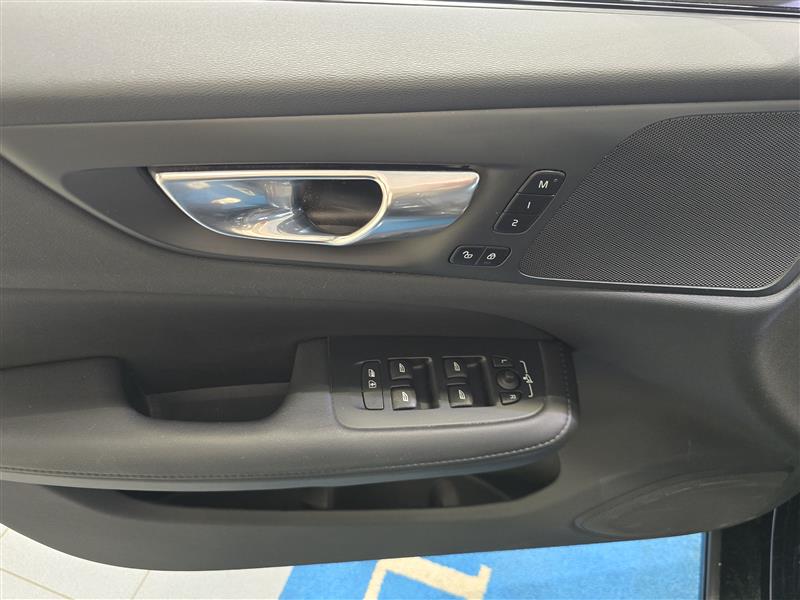VOLVO V60 2023
