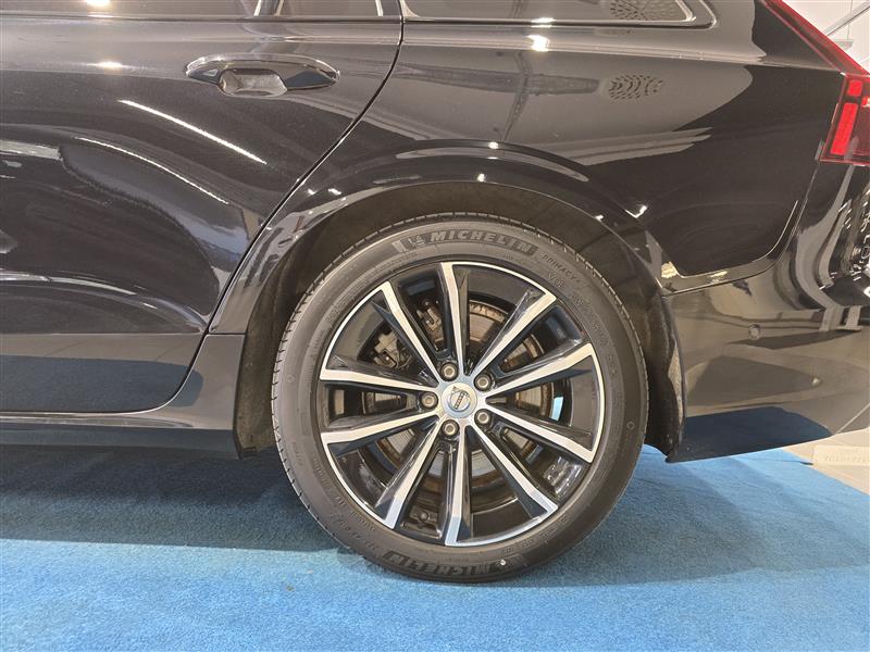 VOLVO V60 2023