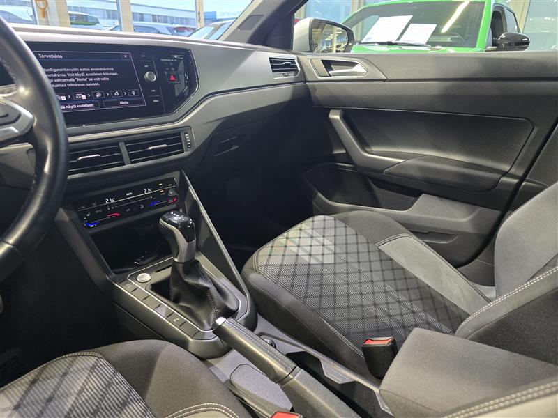 VOLKSWAGEN Polo 2023