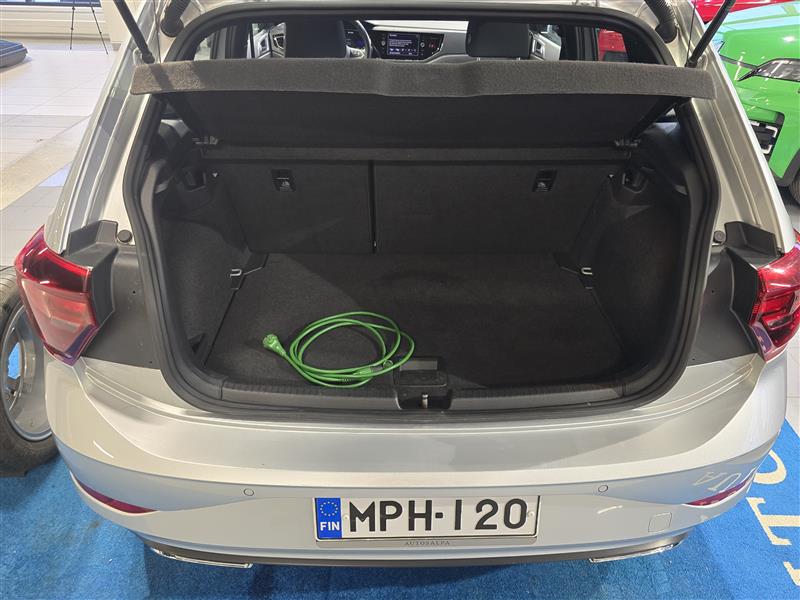 VOLKSWAGEN Polo 2023