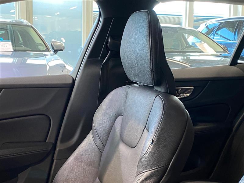 VOLVO V60 2021