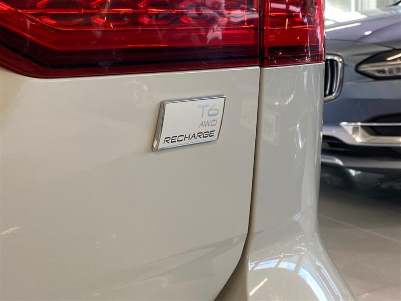 VOLVO V60 2021