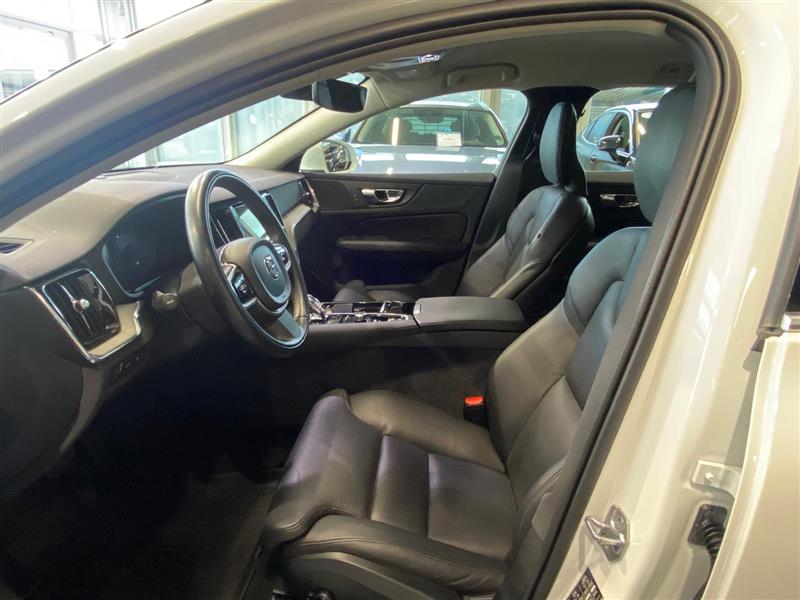 VOLVO V60 2021