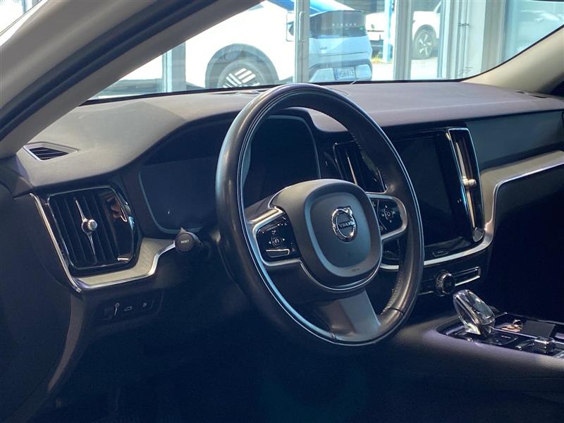 VOLVO V60 2021