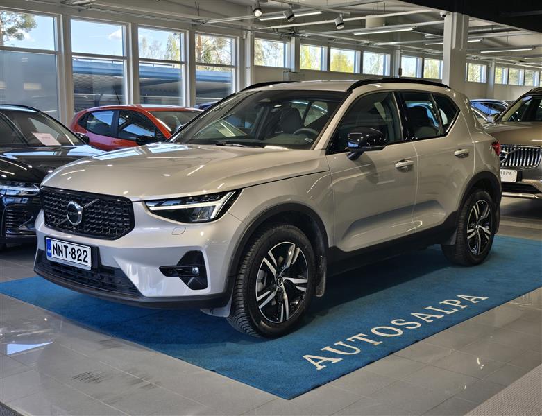 VOLVO XC40 2024
