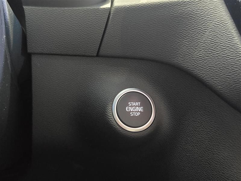 VOLVO XC40 2024