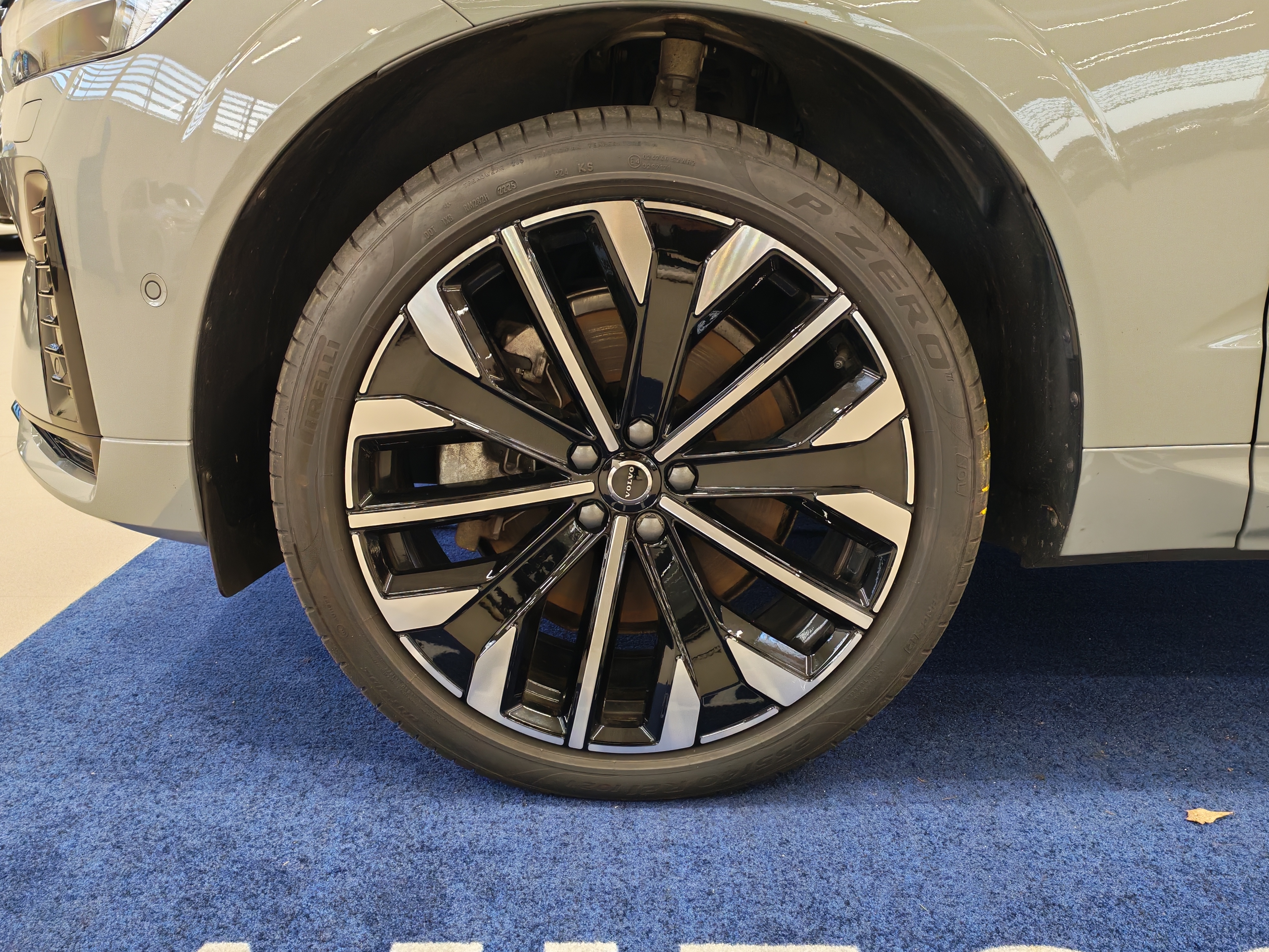 VOLVO XC60 2026