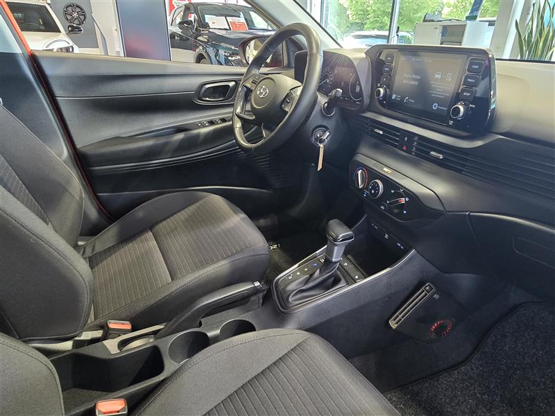 HYUNDAI i20 Hatchback 2021