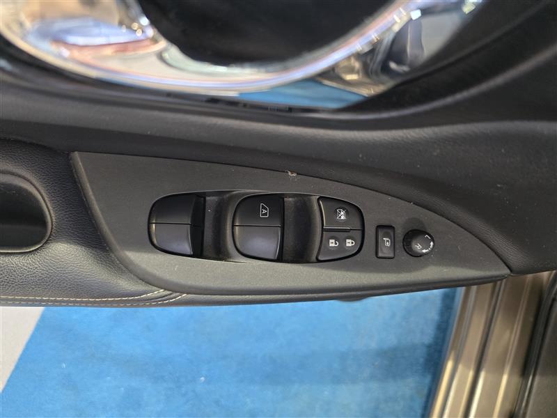 NISSAN Pulsar 2015