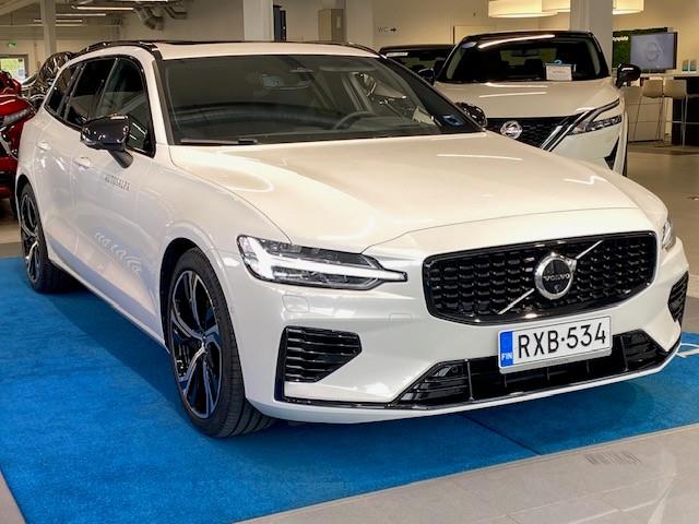 VOLVO V60 2025