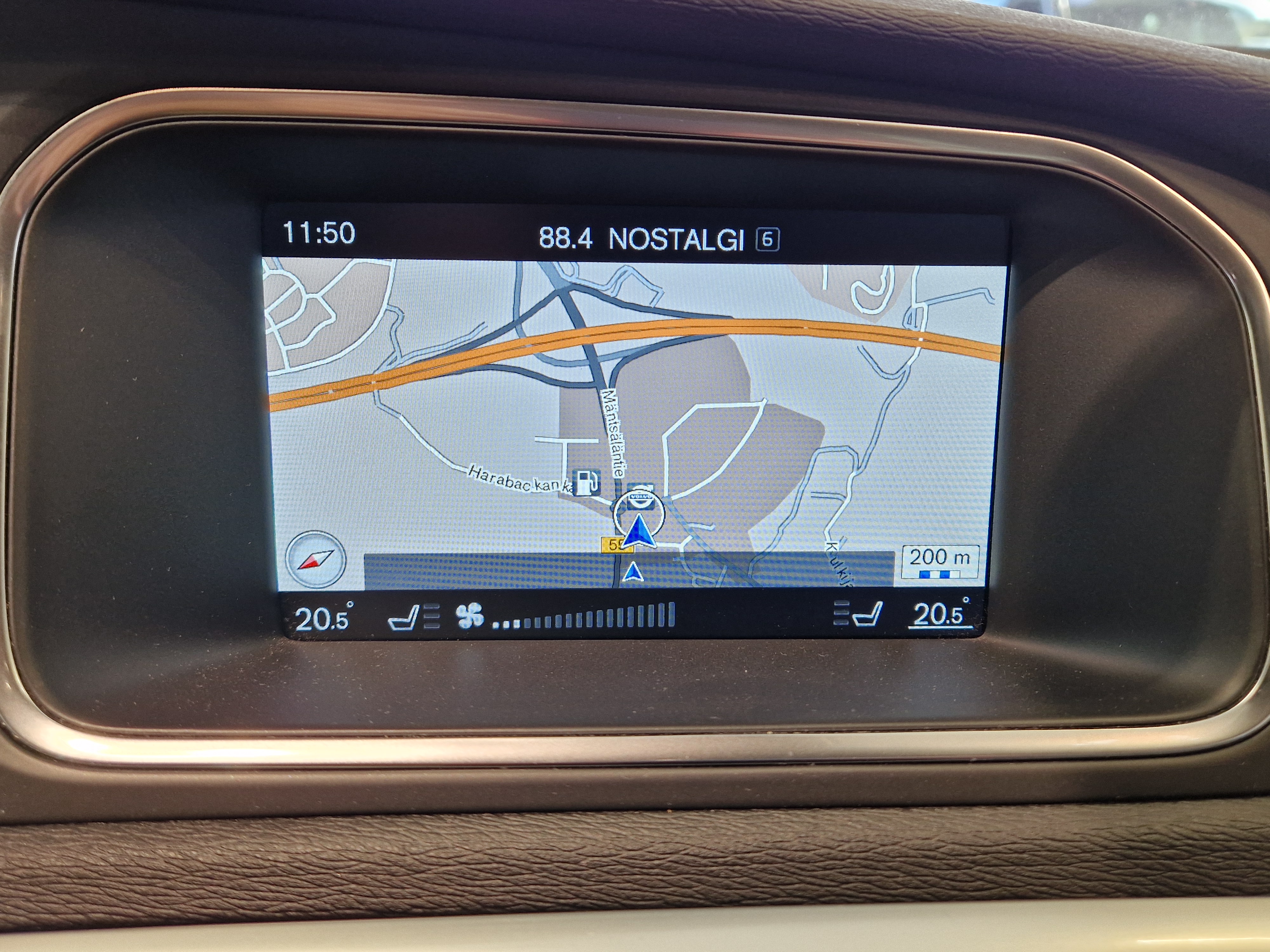 VOLVO V40 2015