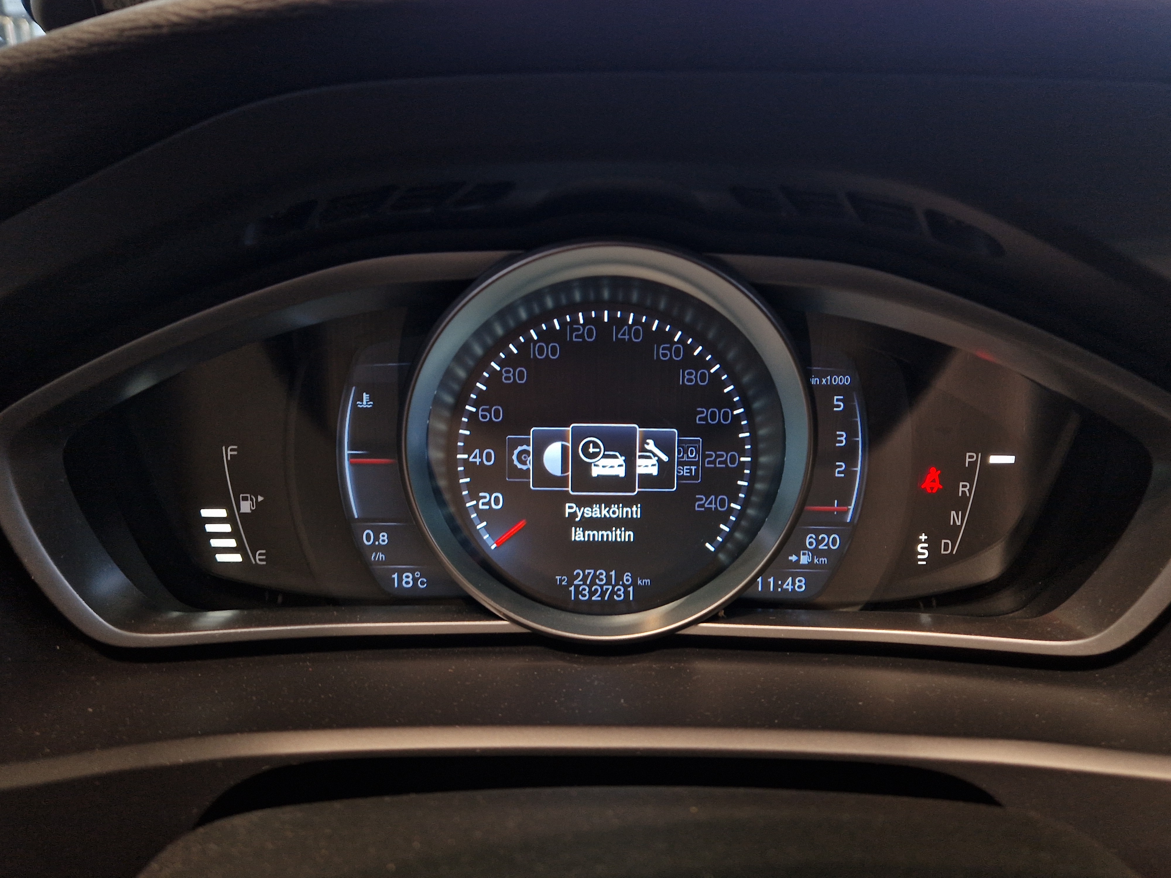 VOLVO V40 2015