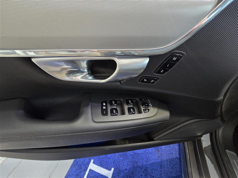 VOLVO V90 2024