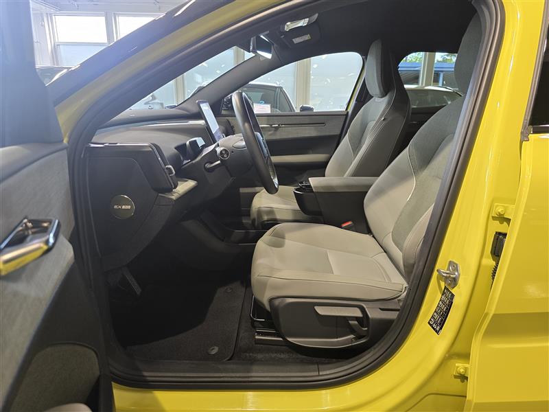 VOLVO EX30 2024