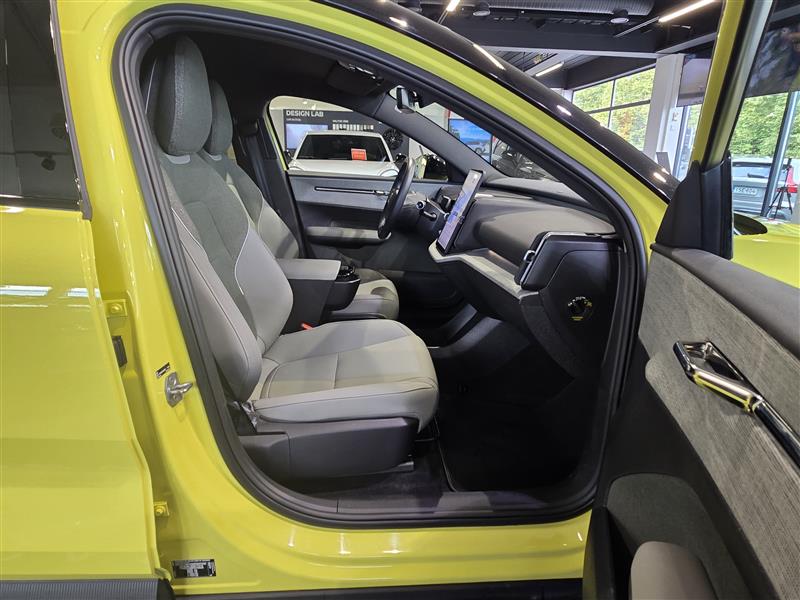 VOLVO EX30 2024