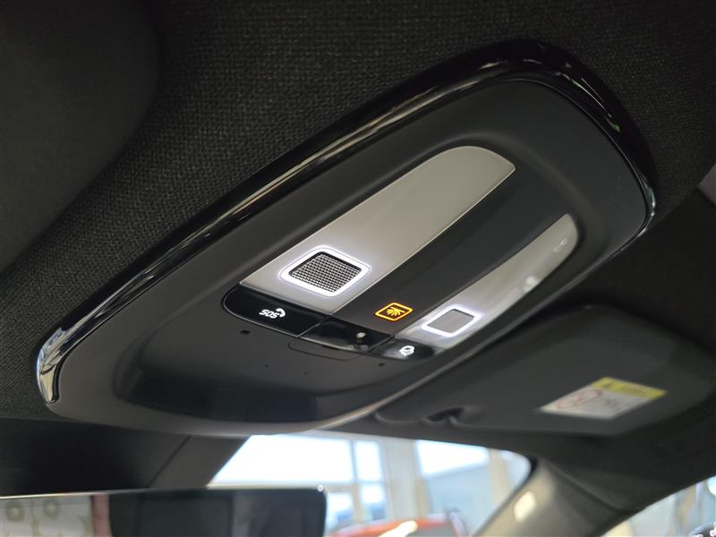 VOLVO C40 2024