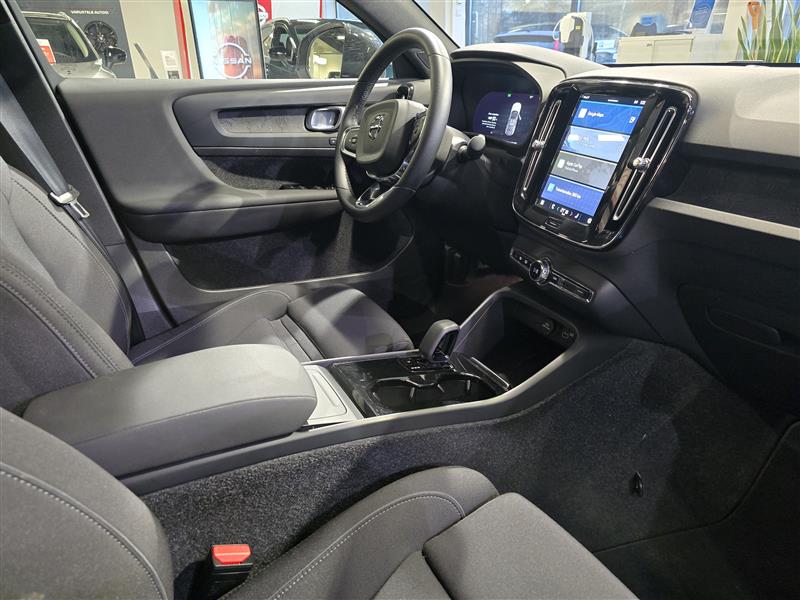 VOLVO C40 2024