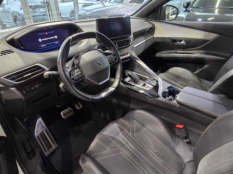 PEUGEOT 5008 2021