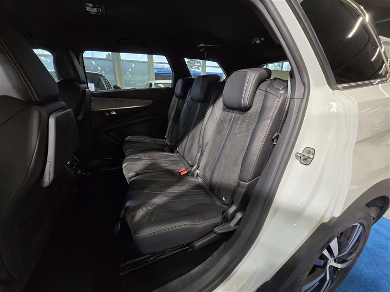 PEUGEOT 5008 2021