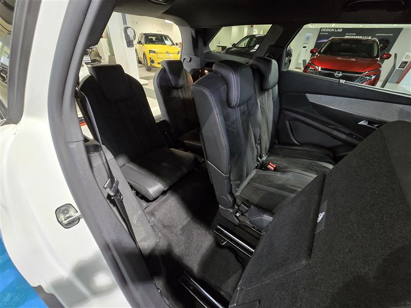 PEUGEOT 5008 2021