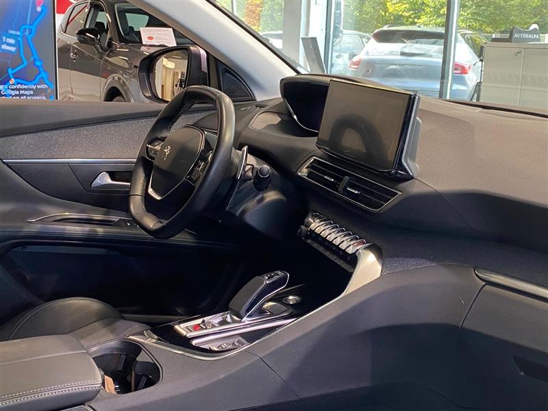 PEUGEOT 3008 2021