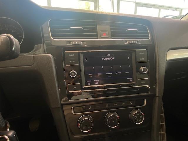 VOLKSWAGEN Golf 2018