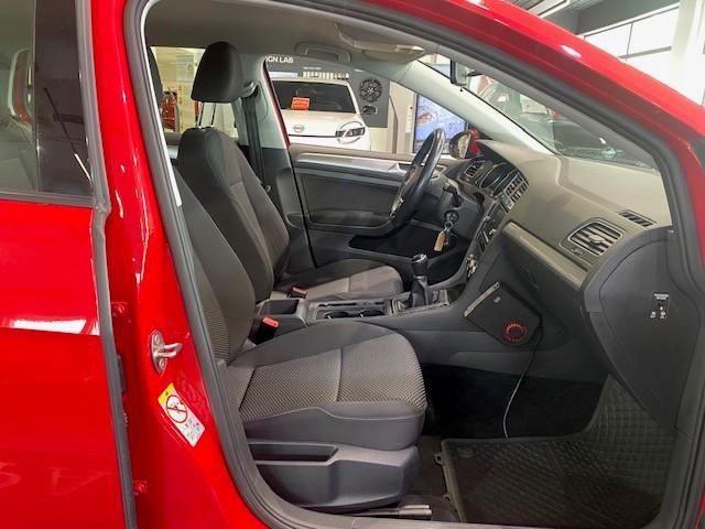 VOLKSWAGEN Golf 2018