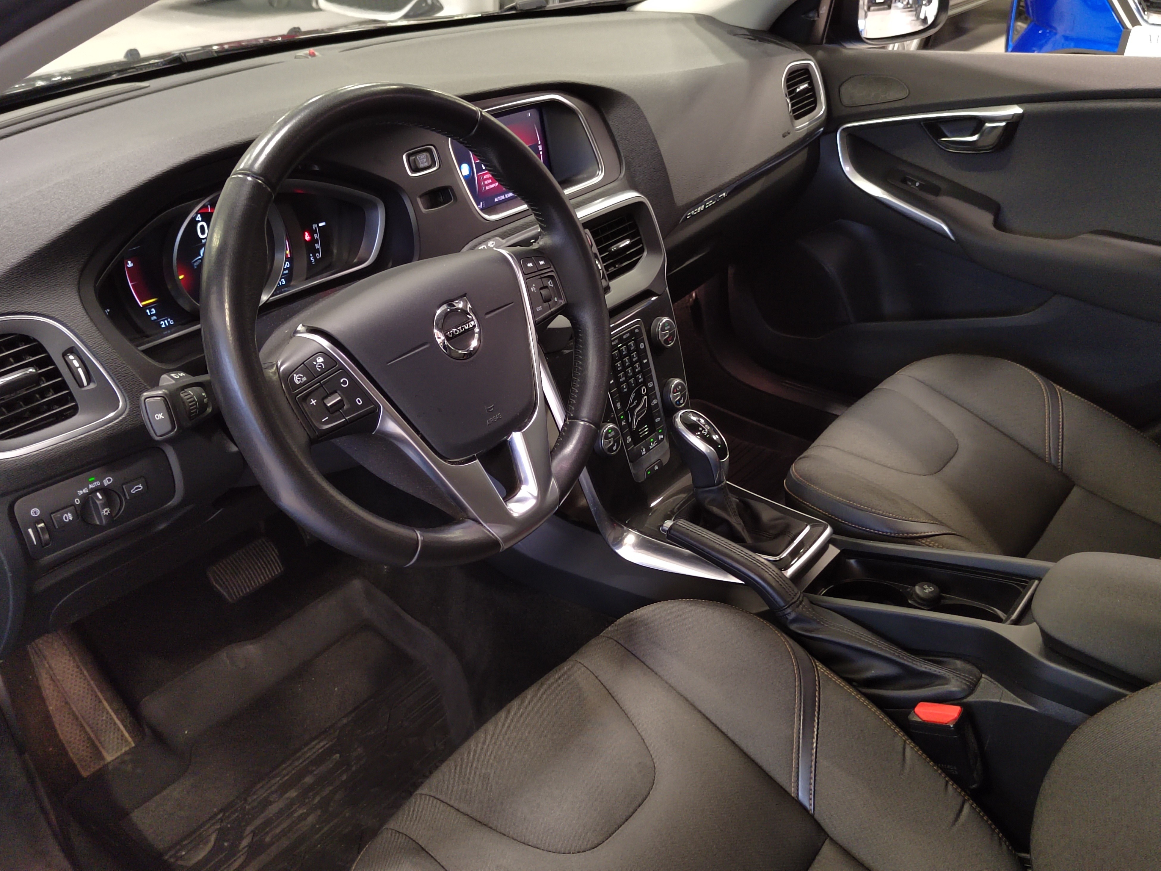 VOLVO V40 Cross Country 2018