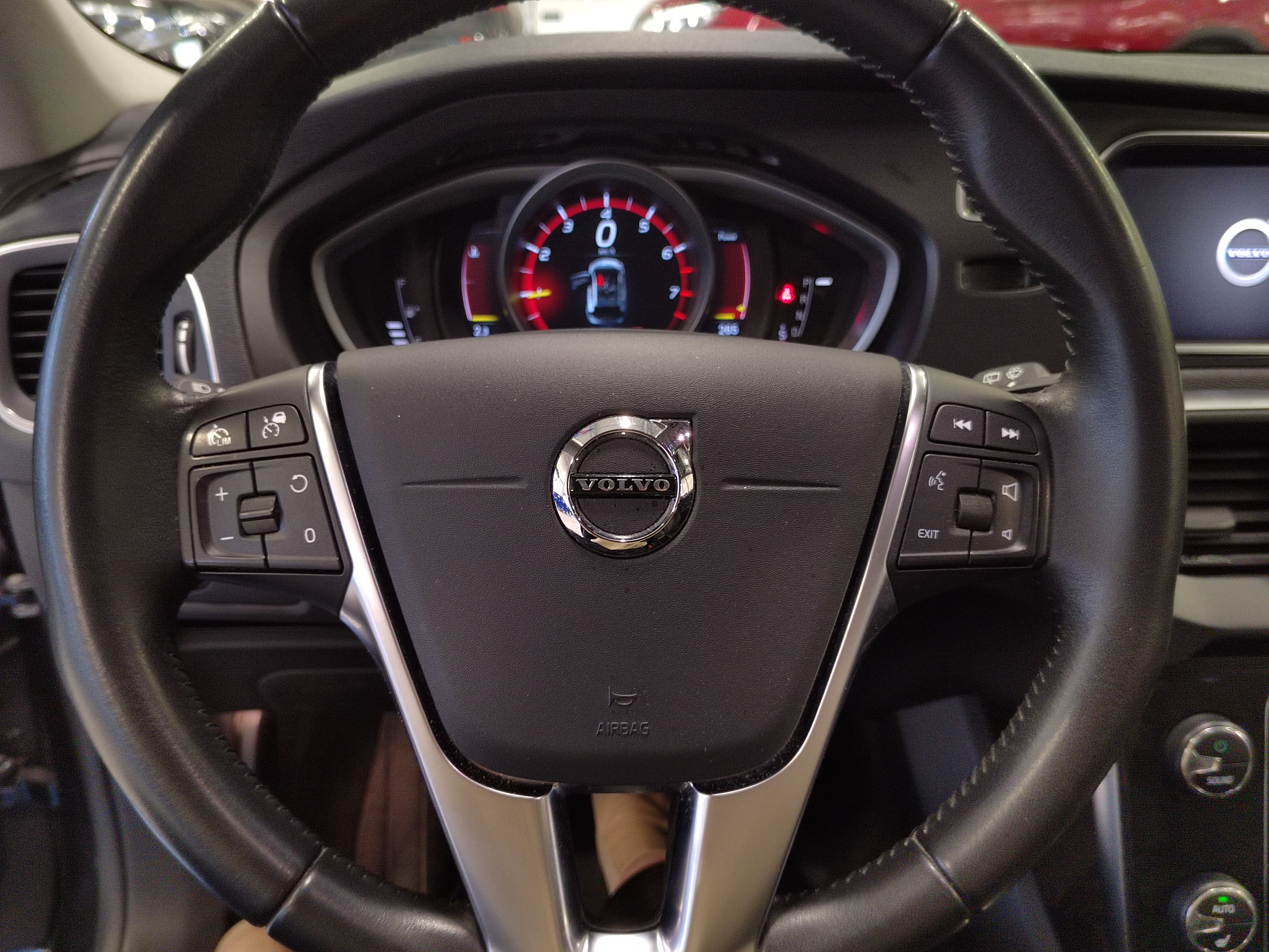 VOLVO V40 Cross Country 2018