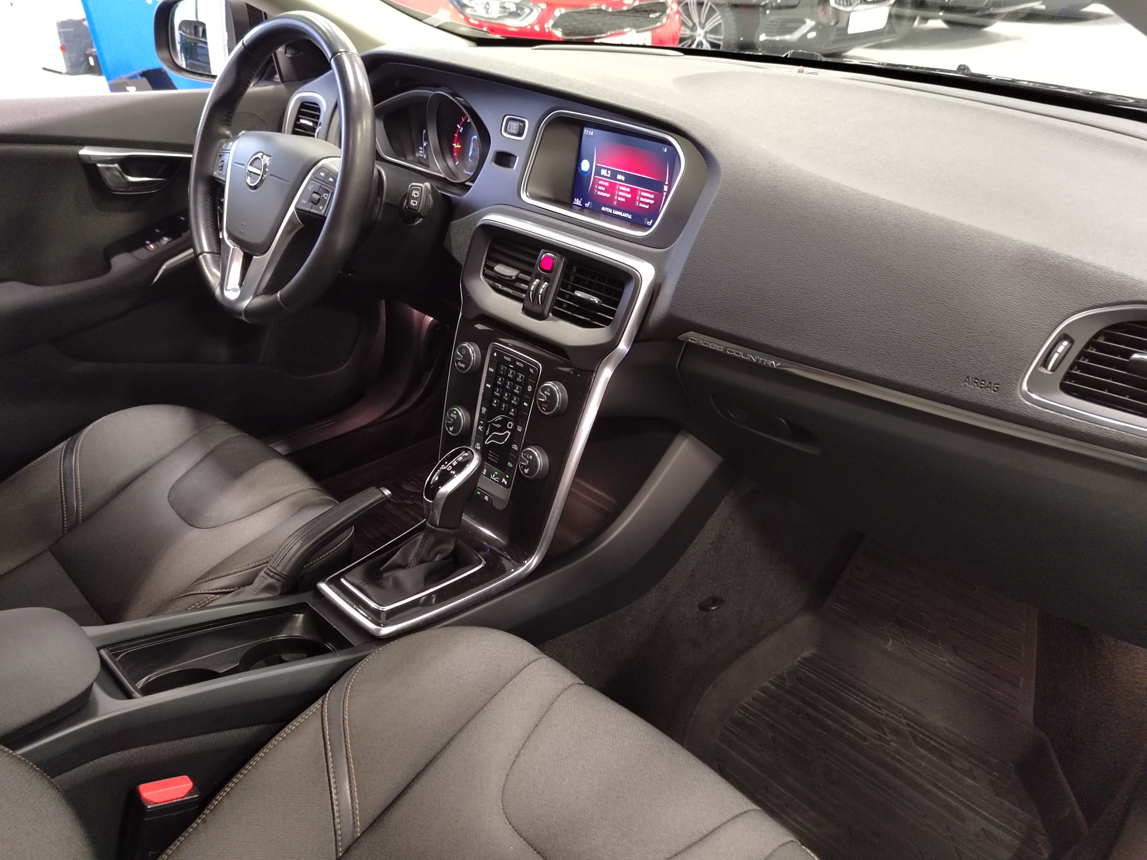 VOLVO V40 Cross Country 2018