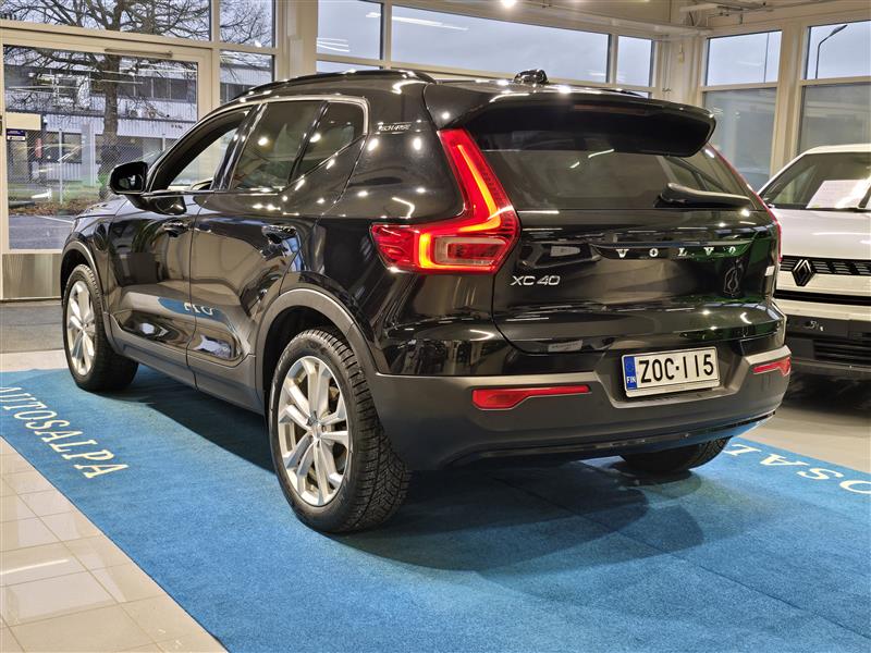 VOLVO XC40 2021