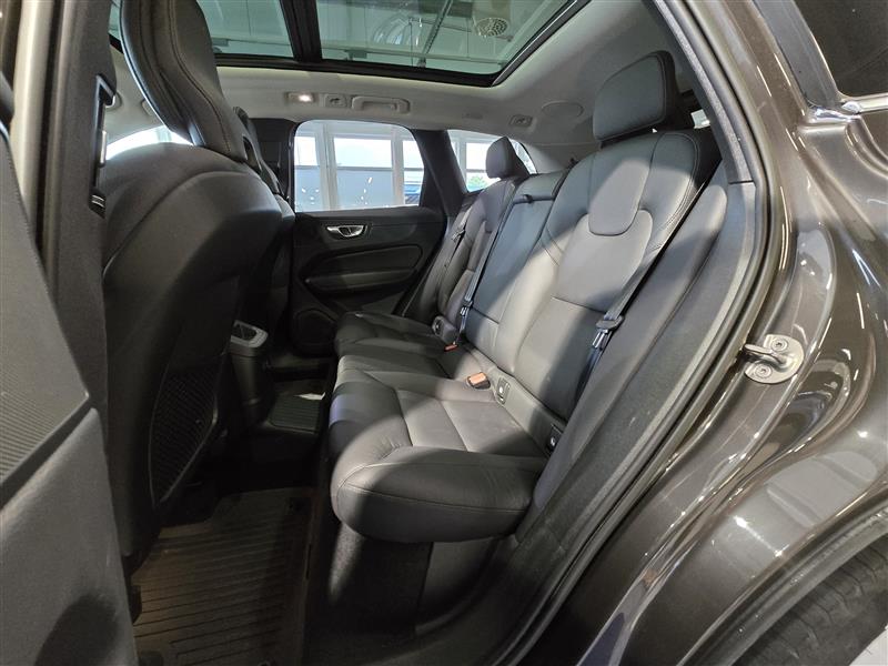 VOLVO XC60 2023