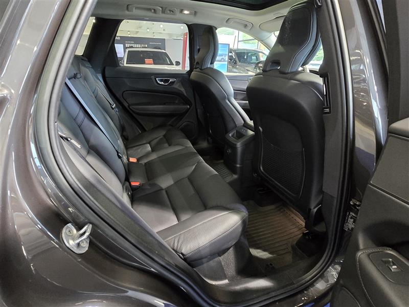 VOLVO XC60 2023