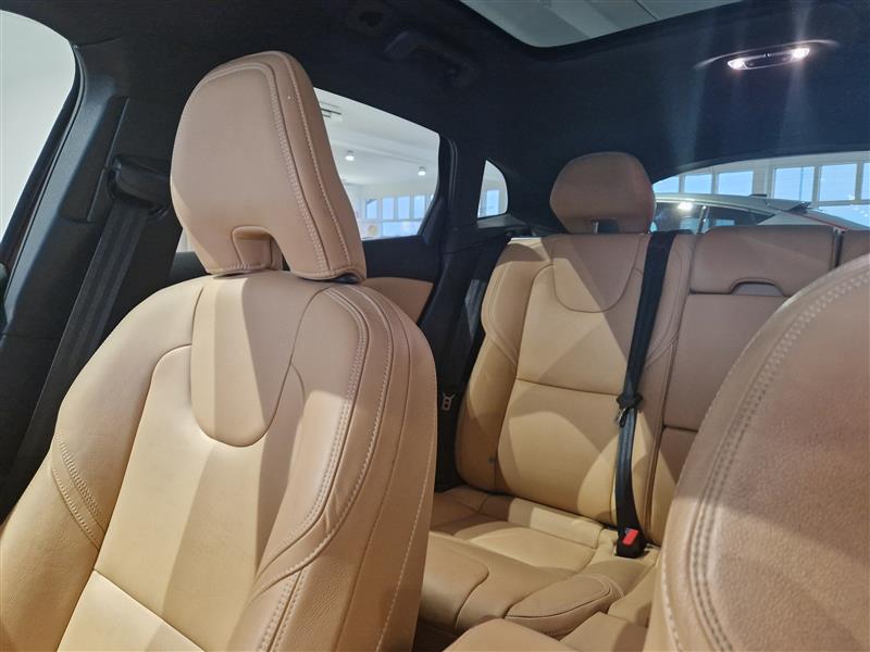 VOLVO V40 Cross Country 2017