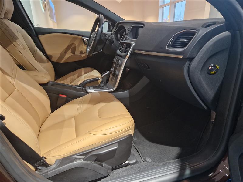 VOLVO V40 Cross Country 2017