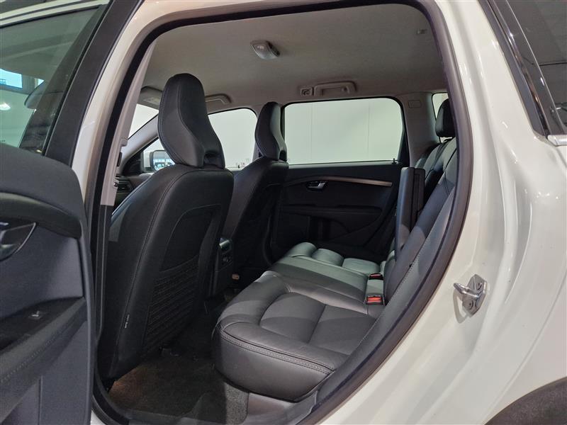 VOLVO XC70 2015