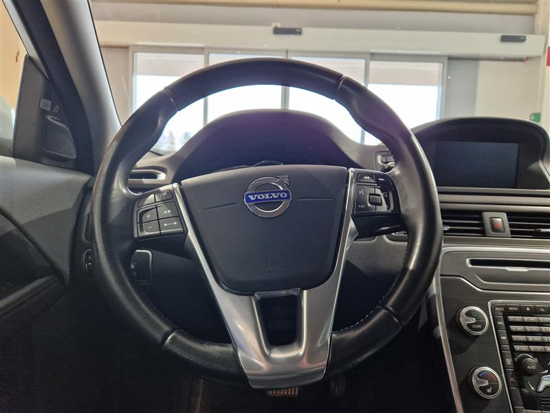 VOLVO XC70 2015